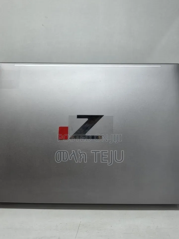New Laptop HP ZBook Firefly G9 16GB Intel Core i7 SSD 512GB