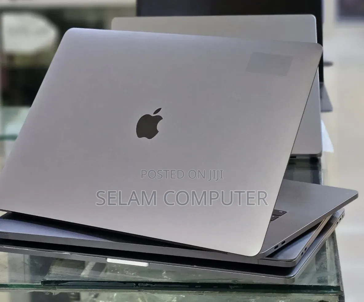 New Laptop Apple MacBook Pro 2017 16GB Intel Core i7 SSD 512GB