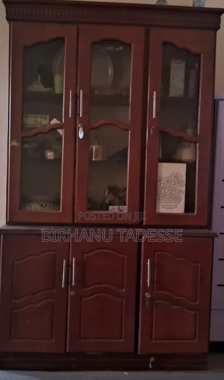 የሳሎን ወይም ለቤት የሚሆን ካቢኔ ለሽያጭ