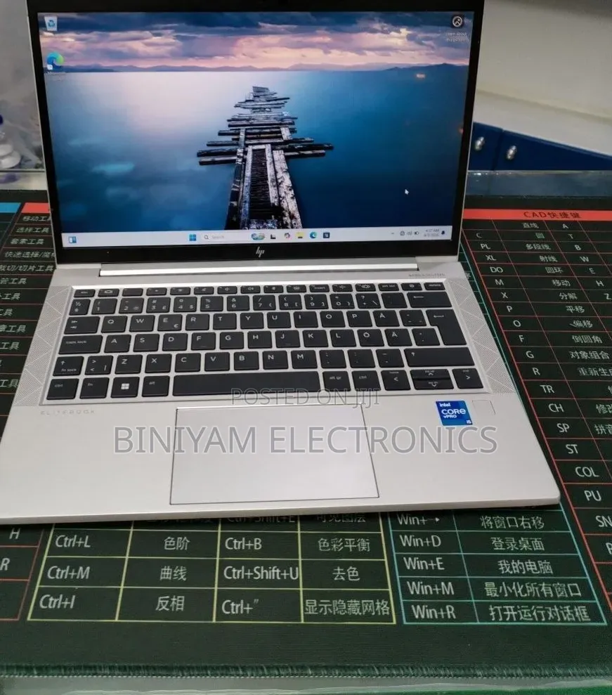 New Laptop HP EliteBook 830 G8 16GB Intel Core i5 SSD 512GB