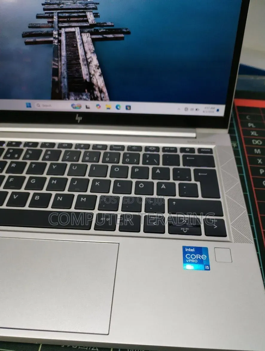 New Laptop HP EliteBook 830 G8 16GB Intel Core i5 SSD 512GB