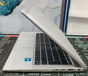 New Laptop HP EliteBook 830 G8 16GB Intel Core i5 SSD 512GB
