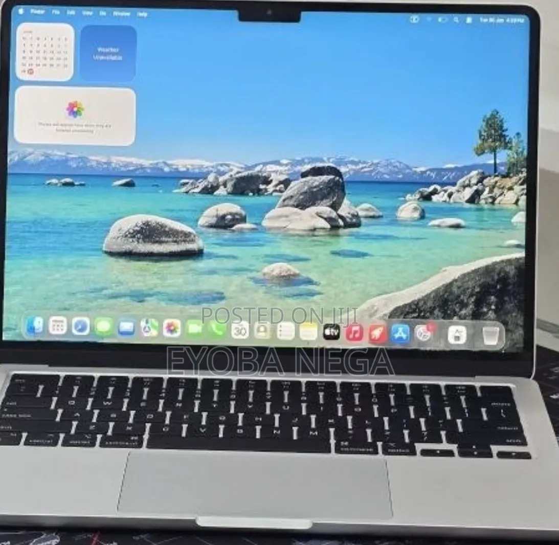 New Laptop Apple MacBook Air 2024 M3 16GB Apple M3 SSD 256GB