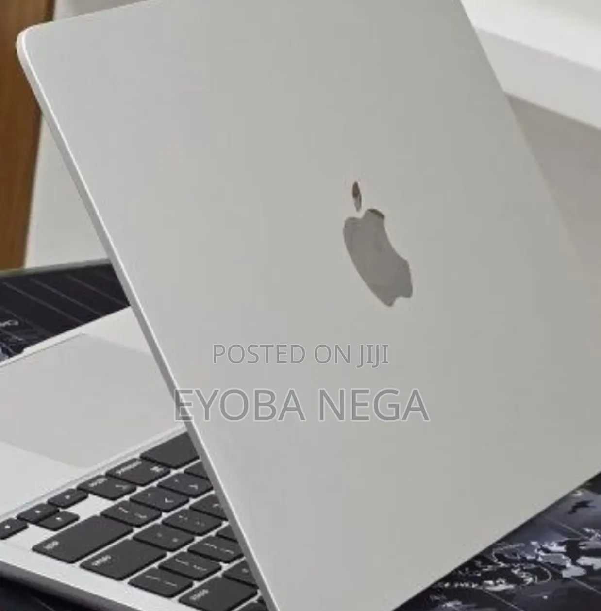 New Laptop Apple MacBook Air 2024 M3 16GB Apple M3 SSD 256GB