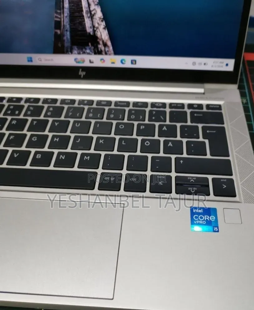 New Laptop HP EliteBook 830 G8 16GB Intel Core i5 SSD 512GB