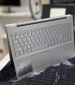 New Laptop Dell Inspiron 15 8GB Intel Core i5 SSD 256GB
