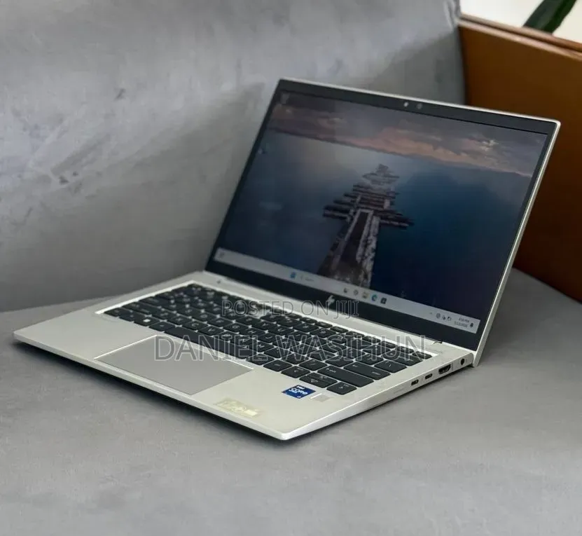 New Laptop HP EliteBook 830 G7 8GB Intel Core i5 SSD 512GB