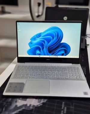 New Laptop Dell Inspiron 15 8GB Intel Core i5 SSD 256GB