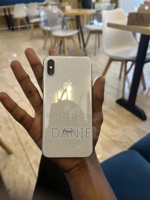 Apple iPhone X 64 GB White