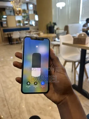 Apple iPhone X 64 GB White