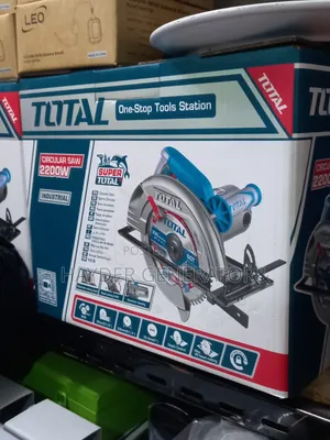 Total Circular Saw 2200w