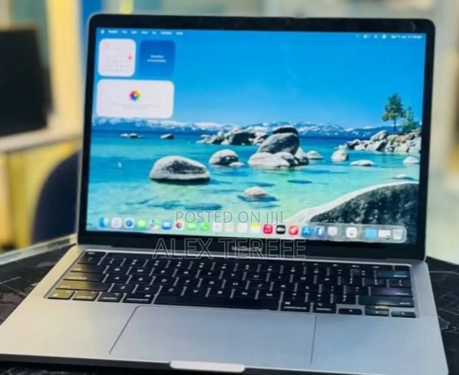 New Laptop Apple MacBook Pro 2022 M2 8GB Apple M2 SSD 512GB