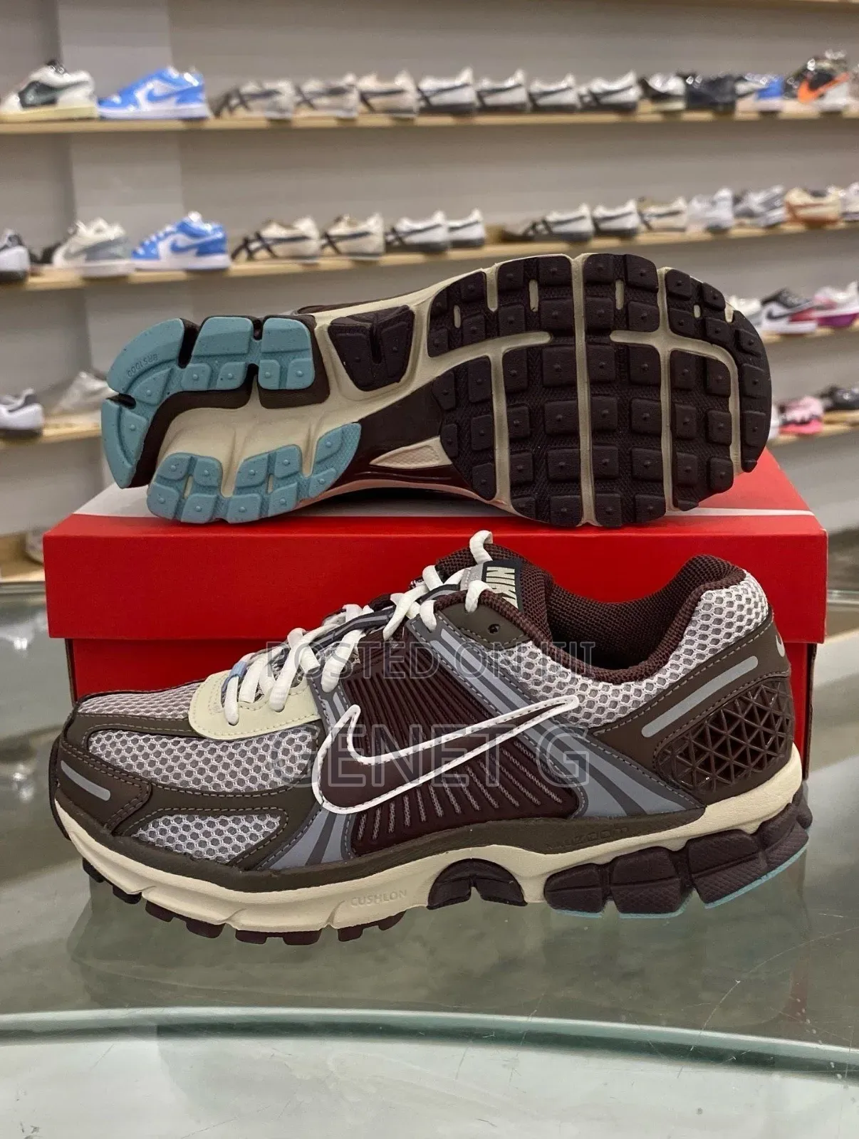 Nike Vomero 5