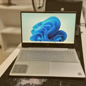 New Laptop Dell Inspiron 15 8GB Intel Core i5 SSD 256GB