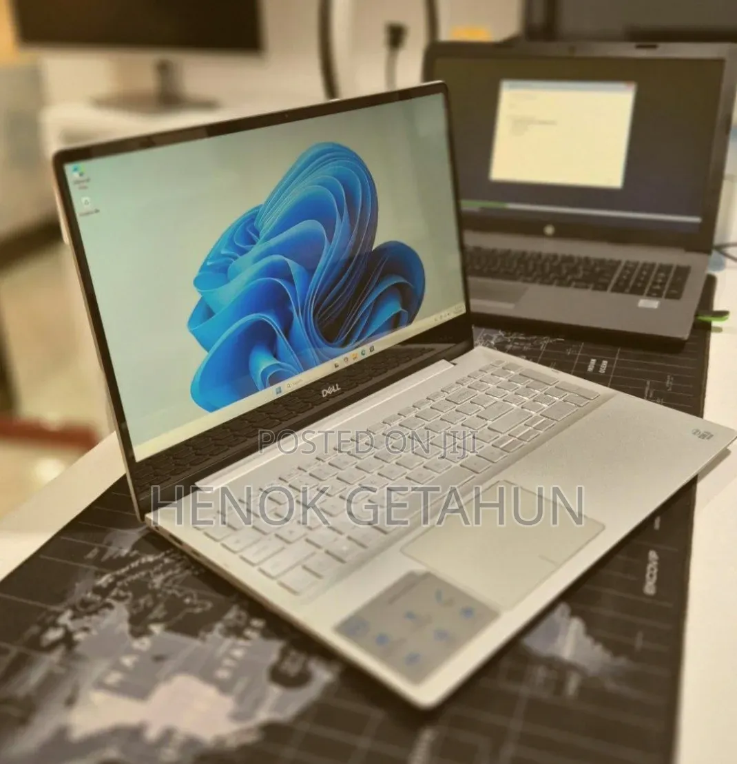New Laptop Dell Inspiron 15 8GB Intel Core i5 SSD 256GB