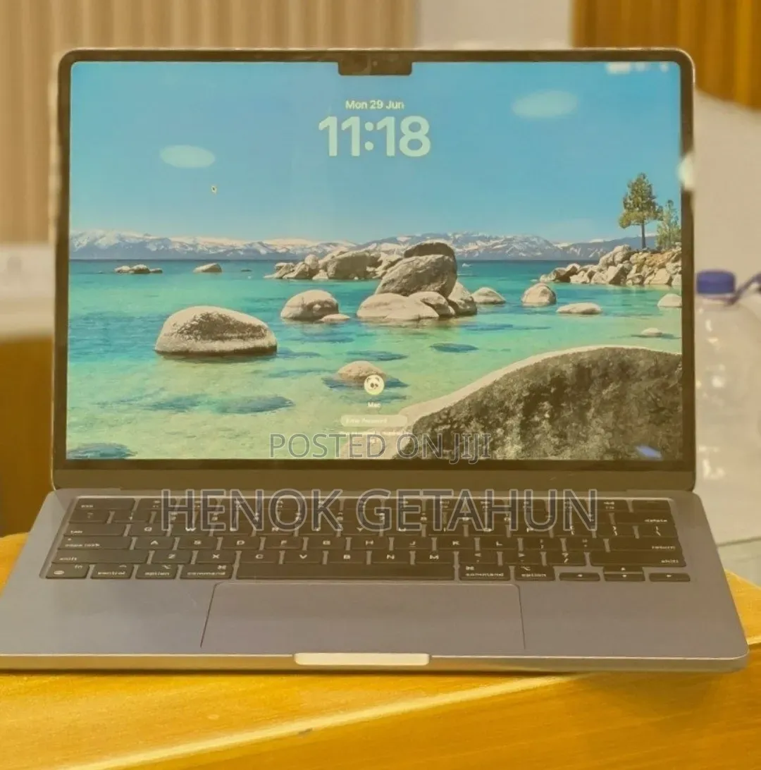 New Laptop Apple MacBook Air 2022 M2 8GB Apple M2 SSD 256GB