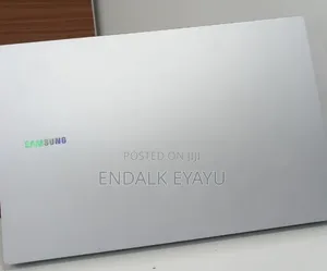 New Laptop Samsung Galaxy Book4 8GB Intel Core 5 SSD 512GB