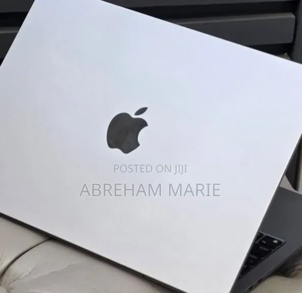 New Laptop Apple MacBook Air 2022 M2 16GB Apple M2 SSD 256GB