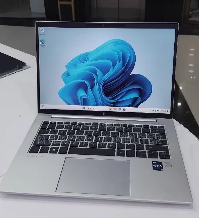 New Laptop HP EliteBook 840 G10 16GB Intel Core i7 SSD 512GB