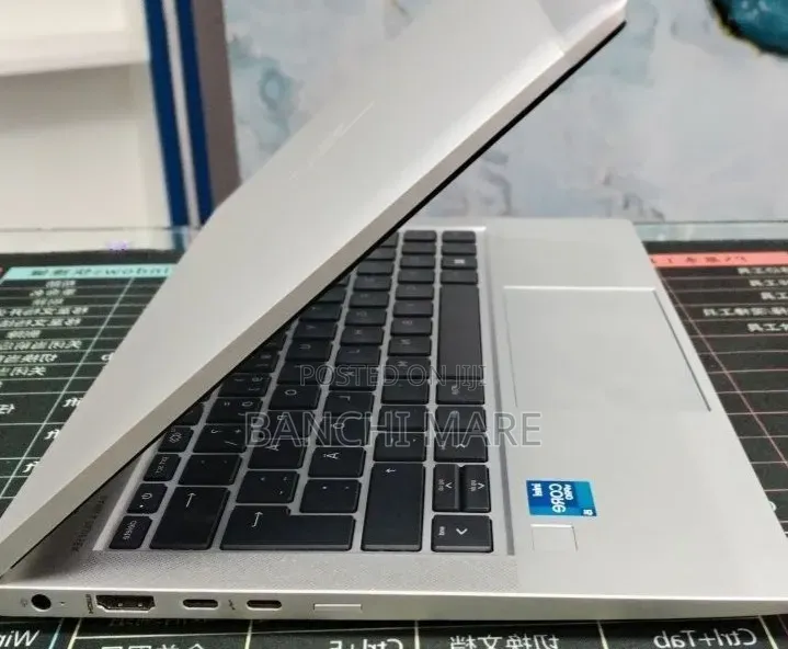 New Laptop HP EliteBook 830 G8 16GB Intel Core i5 SSD 512GB
