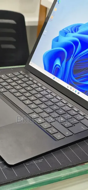 New Laptop Microsoft Surface Laptop 4 16GB Intel Core i7 SSD 512GB