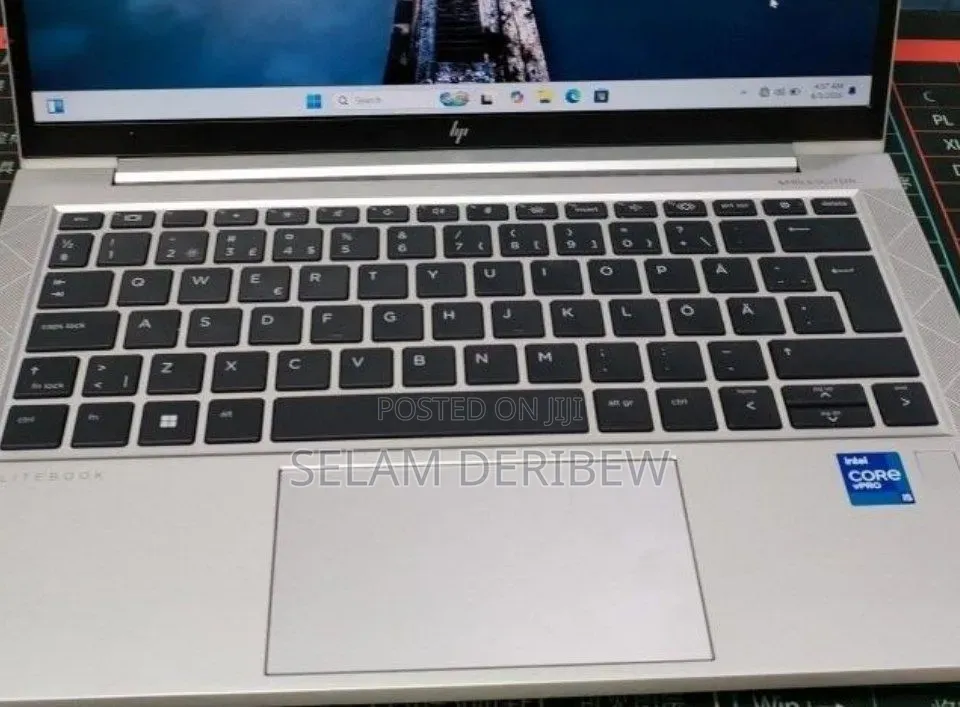 New Laptop HP EliteBook 830 G8 16GB Intel Core i5 SSD 512GB