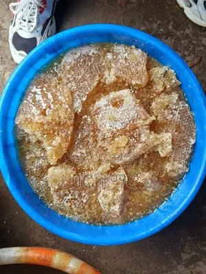 ንፁህ እንጀራ ማር