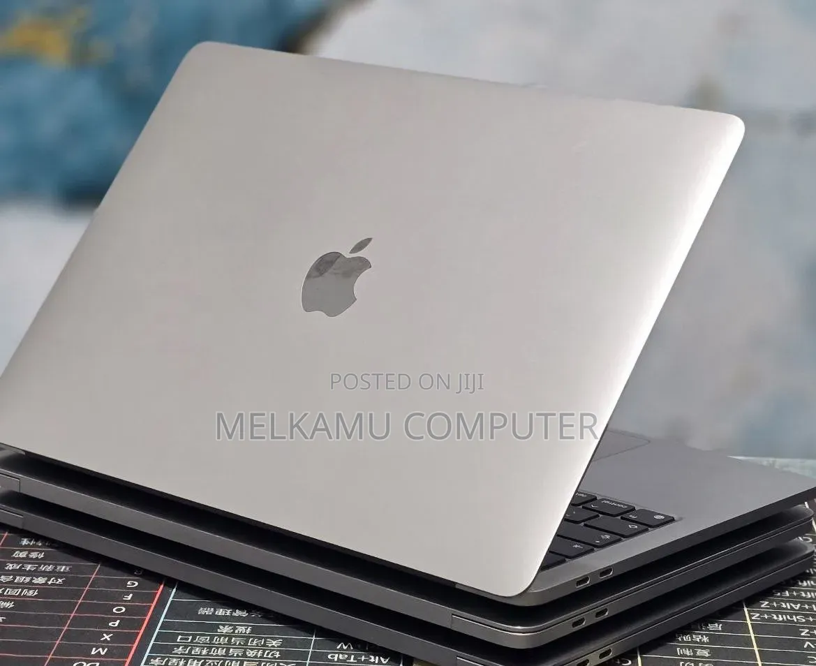New Laptop Apple MacBook Pro 2020 M1 8GB Apple M1 SSD 512GB