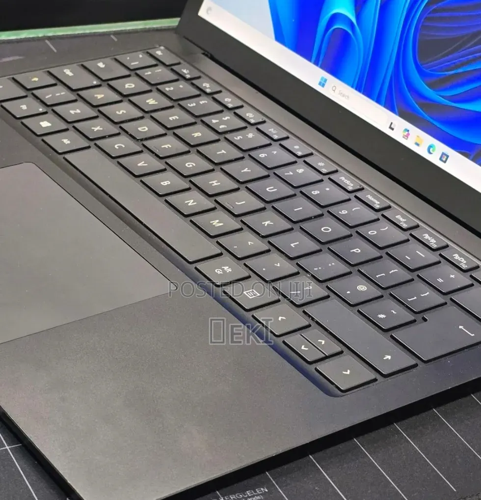 New Laptop Microsoft Surface Laptop 4 16GB Intel Core i7 SSD 512GB
