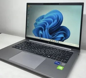New Laptop HP ZBook Firefly G9 16GB Intel Core i7 SSD 512GB