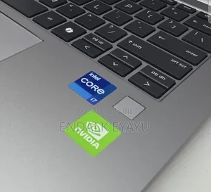 New Laptop HP ZBook Firefly G9 16GB Intel Core i7 SSD 512GB