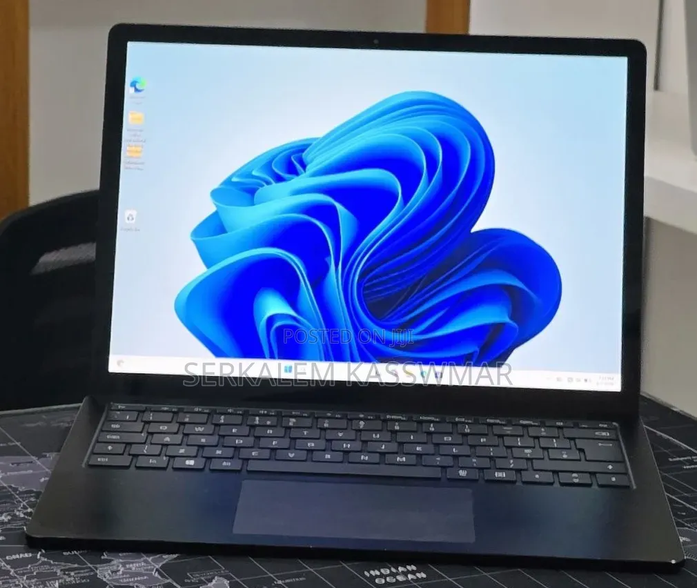 New Laptop Microsoft Surface Laptop 4 16GB Intel Core i7 SSD 512GB