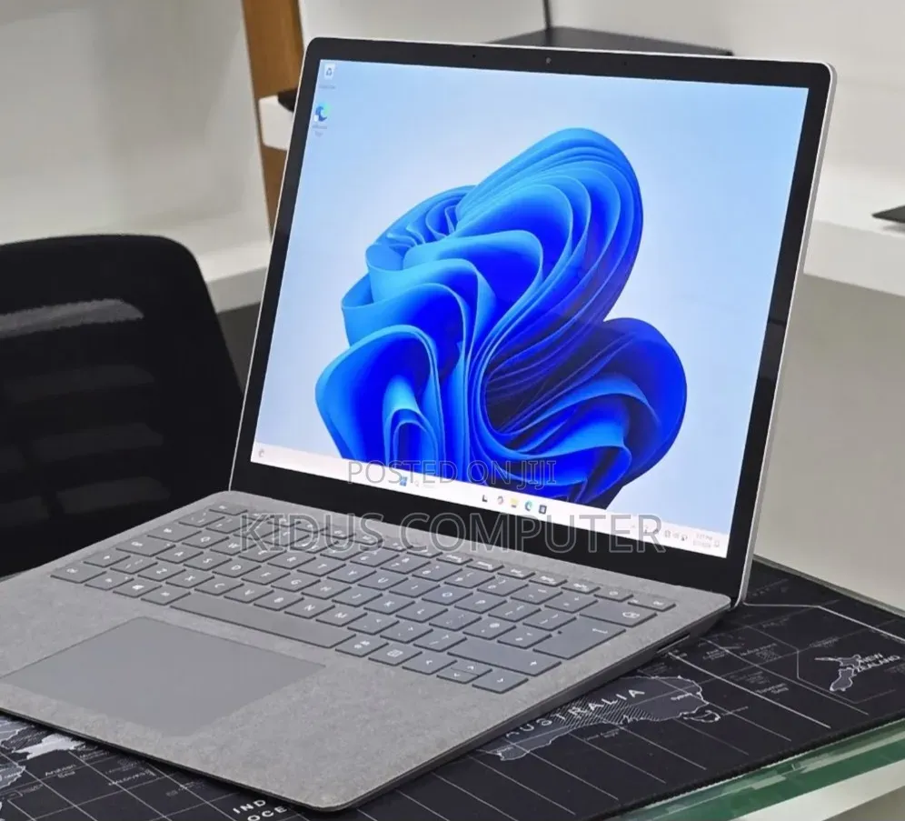 New Laptop Microsoft Surface 16GB Intel Core i5 SSD 512GB