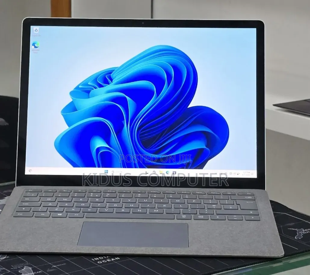 New Laptop Microsoft Surface 16GB Intel Core i5 SSD 512GB