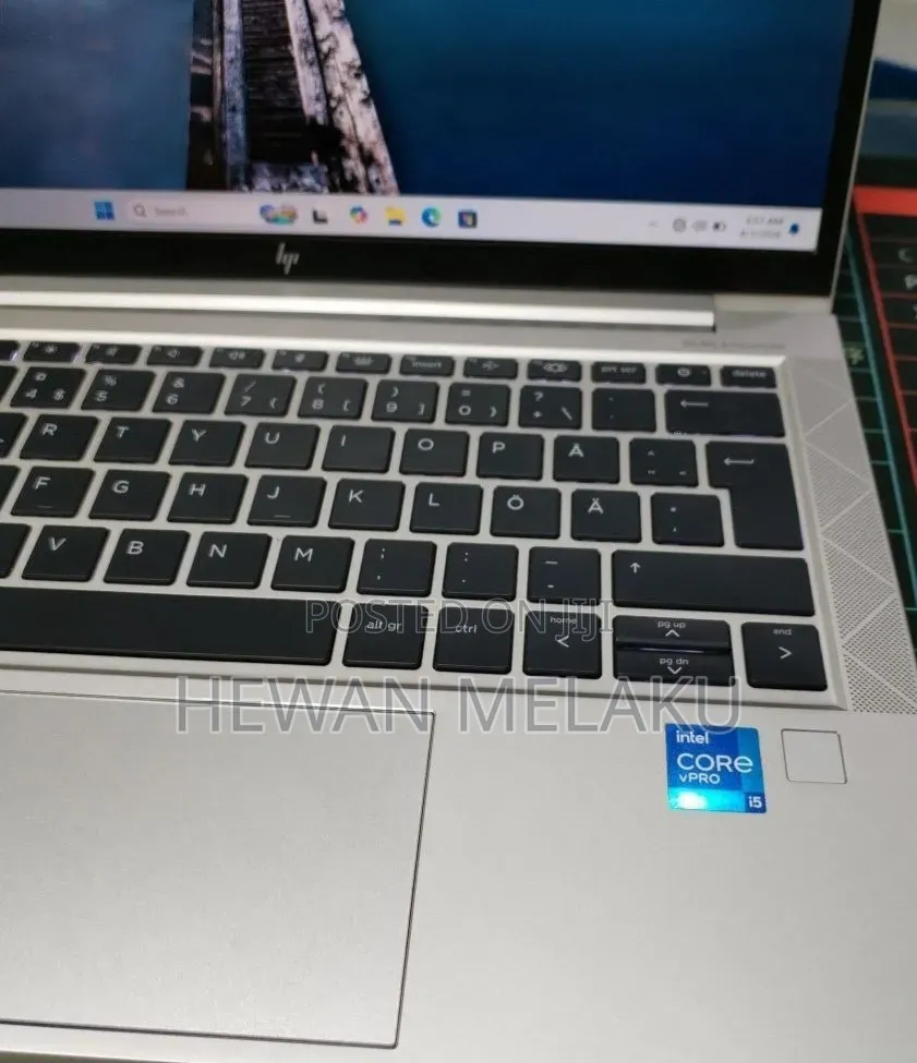 New Laptop HP EliteBook 830 G8 16GB Intel Core i5 SSD 512GB