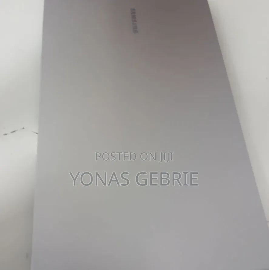 New Laptop Samsung Galaxy Book4 8GB Intel Core 5 SSD 512GB