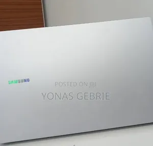 New Laptop Samsung Galaxy Book4 8GB Intel Core 5 SSD 512GB