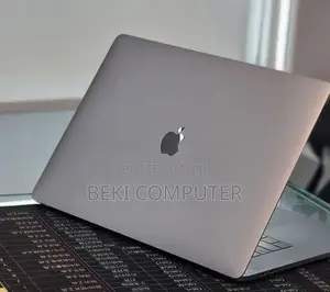 New Laptop Apple MacBook Pro 2018 32GB Intel Core i7 SSD 1T