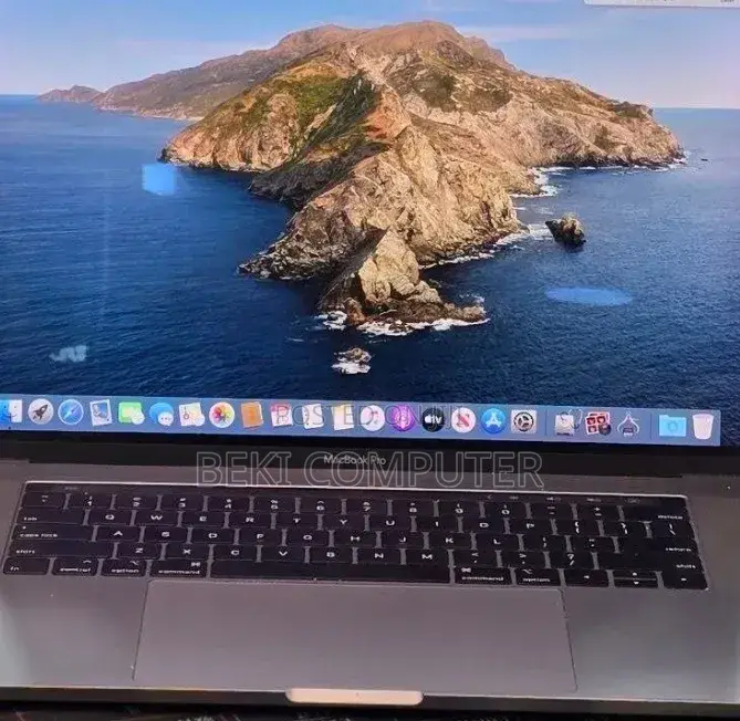 New Laptop Apple MacBook Pro 2018 32GB Intel Core i7 SSD 1T