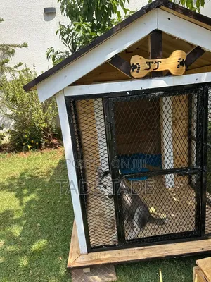 ማርቆስ Dog House