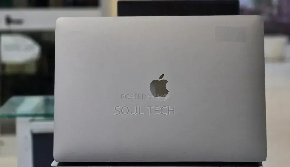 New Laptop Apple MacBook Pro 2017 16GB Intel Core i7 SSD 512GB