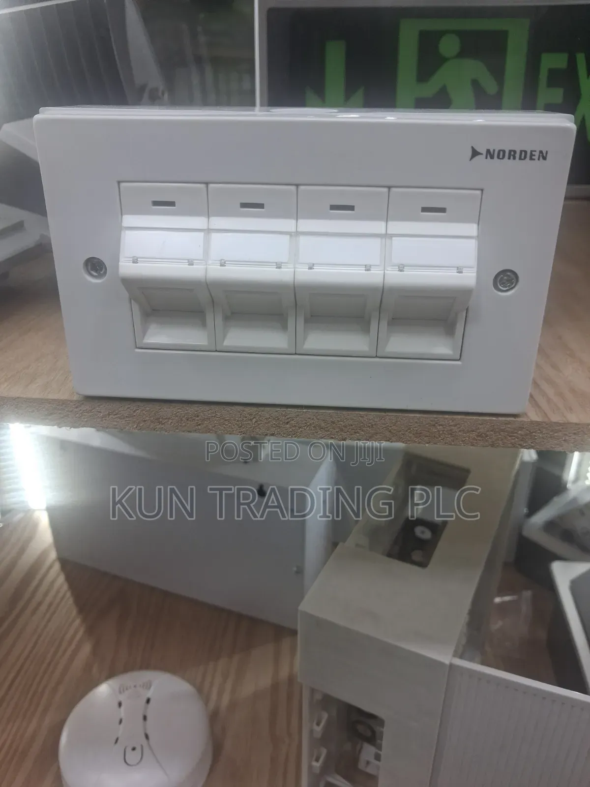 Norden 4port Wall Outlet
