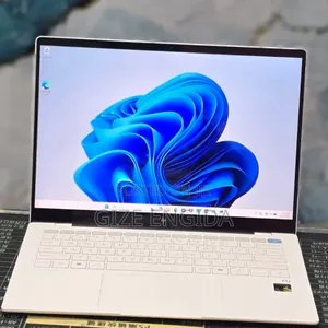 New HP OmniBook X Flip 14" 16GB Qualcomm Snapdragon X Elite SSD 1T