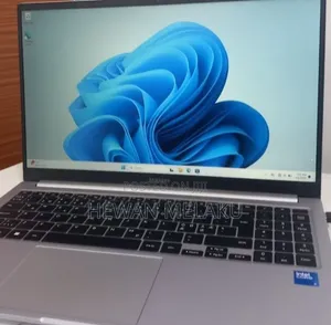 New Laptop Samsung Galaxy Book4 8GB Intel Core 5 SSD 512GB