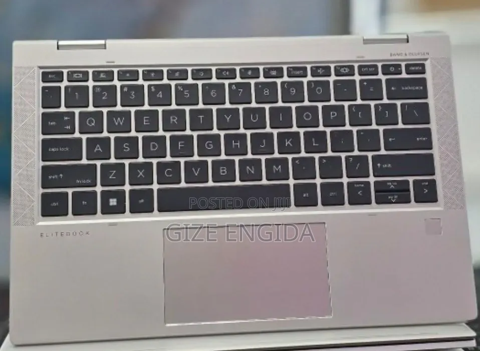 New Laptop HP EliteBook 830 G8 16GB Intel Core i7 SSD 512GB