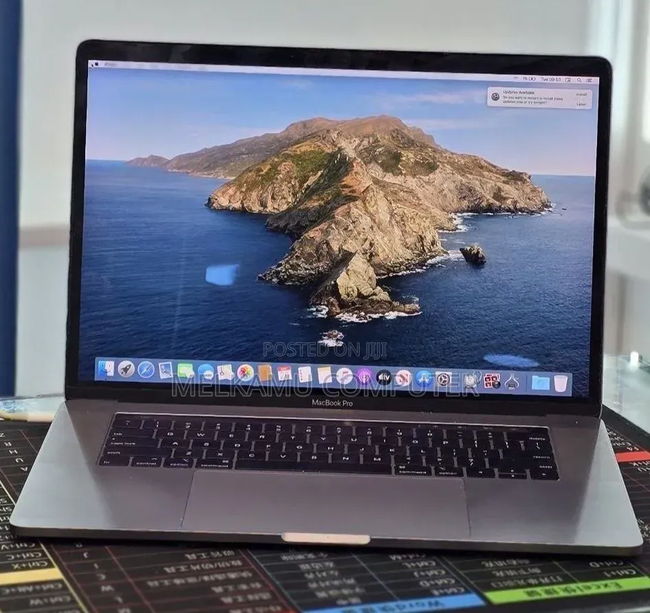 New Laptop Apple MacBook Pro 2018 32GB Intel Core i7 SSD 1T