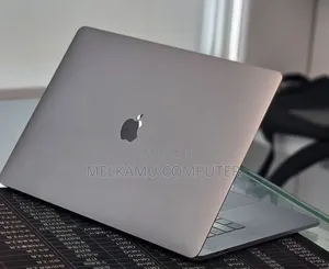 New Laptop Apple MacBook Pro 2018 32GB Intel Core i7 SSD 1T