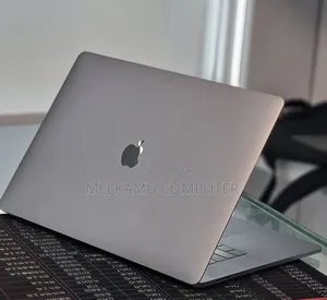 New Laptop Apple MacBook Pro 2018 32GB Intel Core i7 SSD 1T