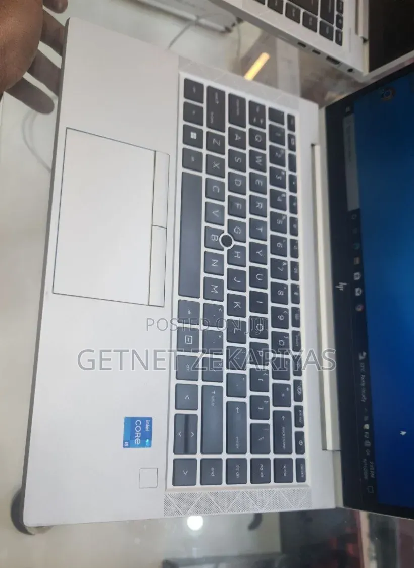 New Laptop HP EliteBook 840 G8 16GB Intel Core i5 SSD 512GB