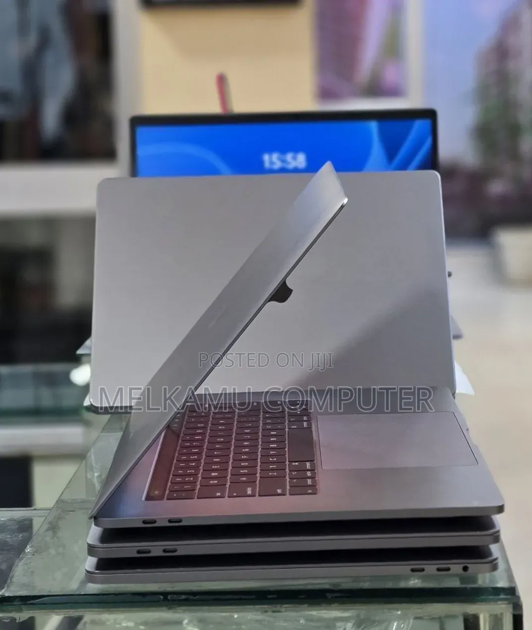 New Laptop Apple MacBook Pro 2017 16GB Intel Core i7 SSD 512GB
